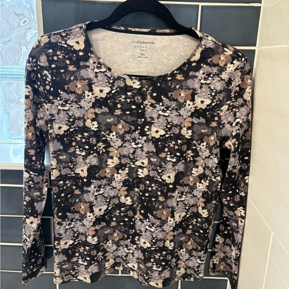 ❤️ FREE- Croft & Barrow Floral Long Sleeve Blouse - Black, Brown, Cream